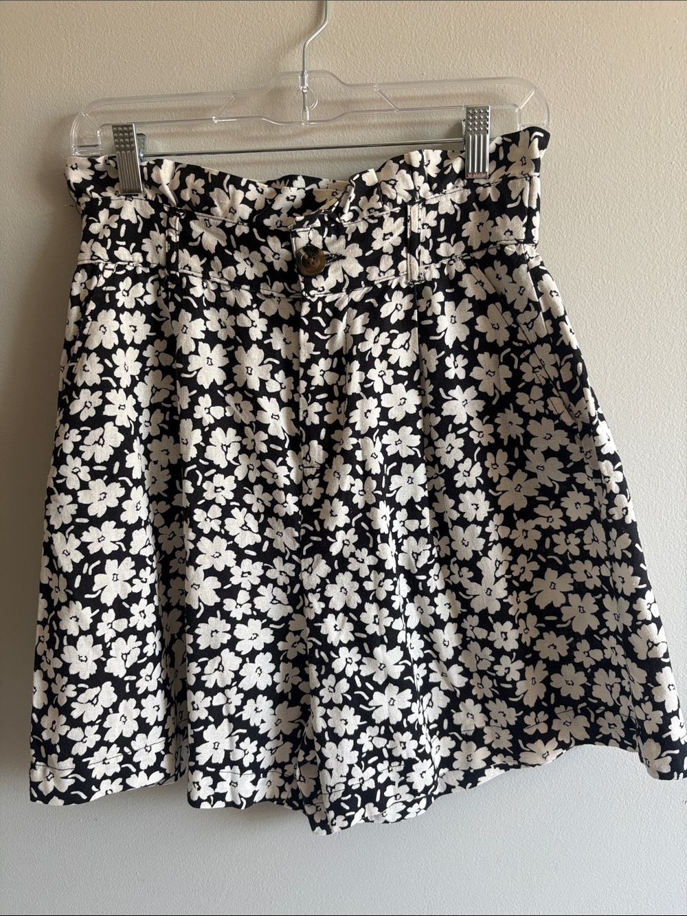 Who‎ What Wear Linen Blend Floral Paperbag Shorts Size 10